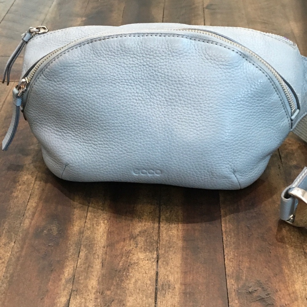 ECCO Light Blue Leather Women's Bag Crossbody Belt Bag Used Perfect Weight sling